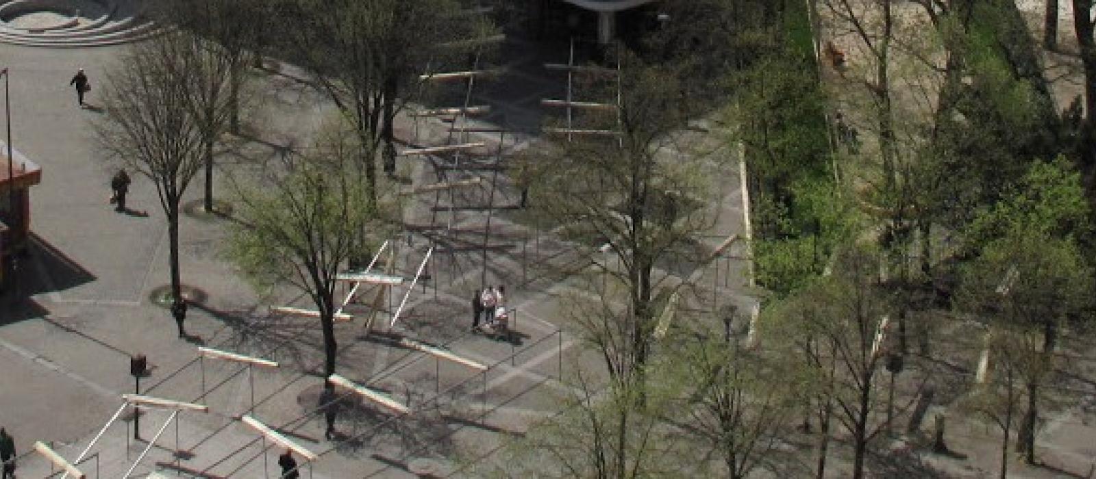 La pyramide de la Place des Fêtes